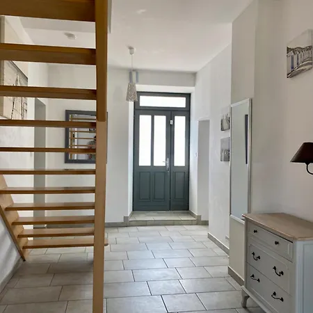 Hotel Maison Jard-sur-mer, 4 Pieces, 8 Personnes - Fr-1-336-154 *